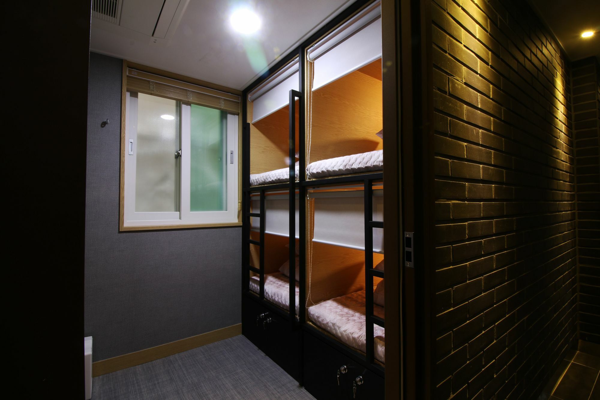 Mint House - Female Only Hotel Busan Ngoại thất bức ảnh